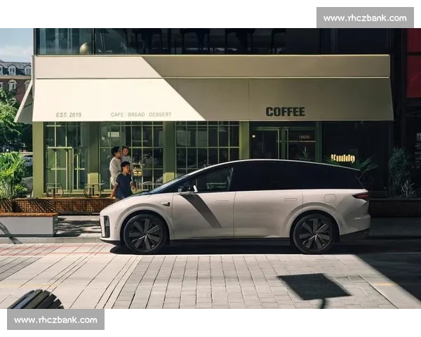 以提升后排安全性为核心探索全新汽车设计理念及技术创新